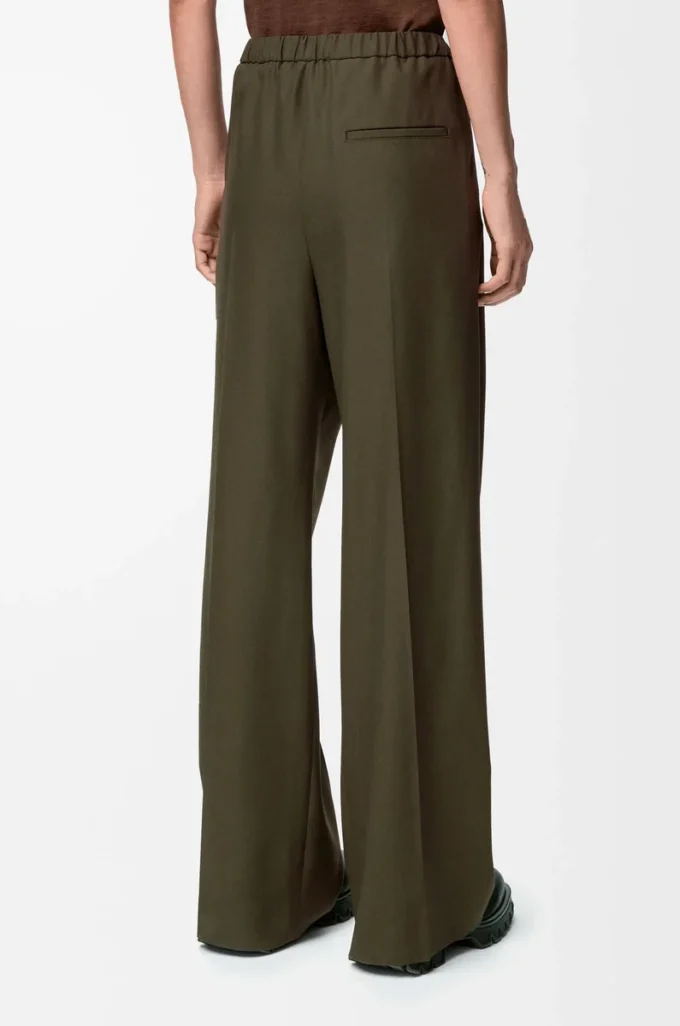 Trousers in wool Khaki Green Trousers in wool Khaki Green