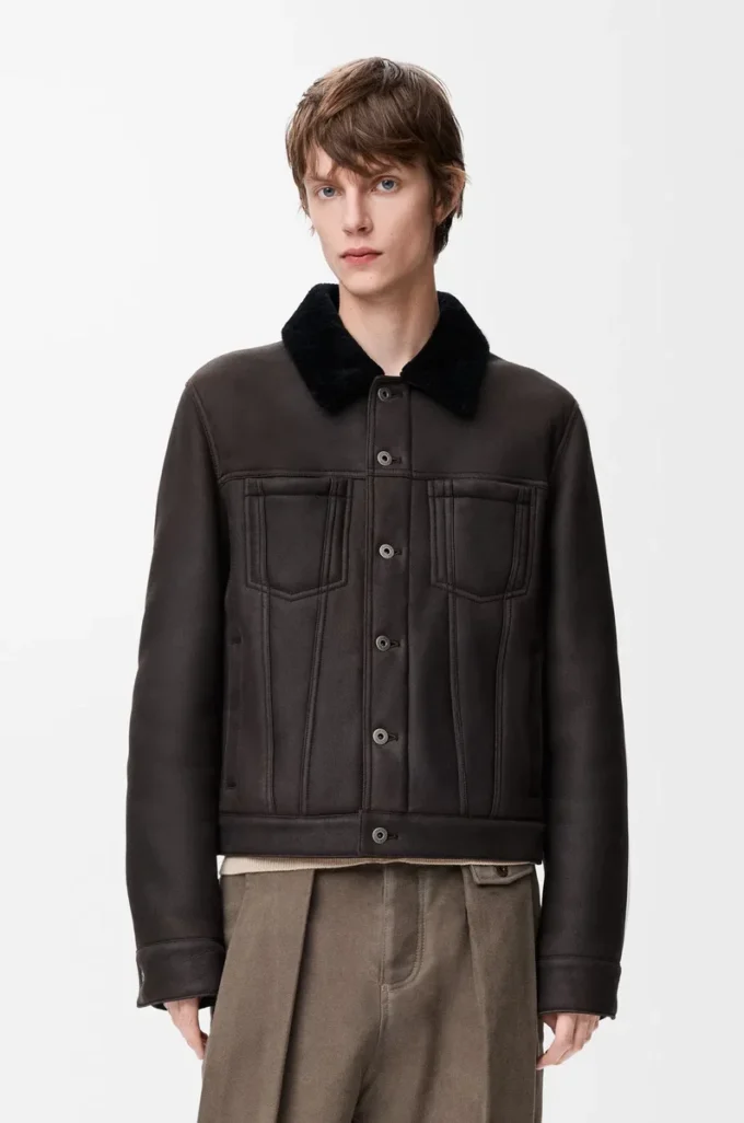 Trucker jacket in shearling Brown/Navy Blue Trucker jacket in shearling Brown/Navy Blue