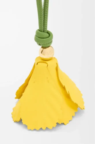 Tulip charm in classic calfskin Yellow