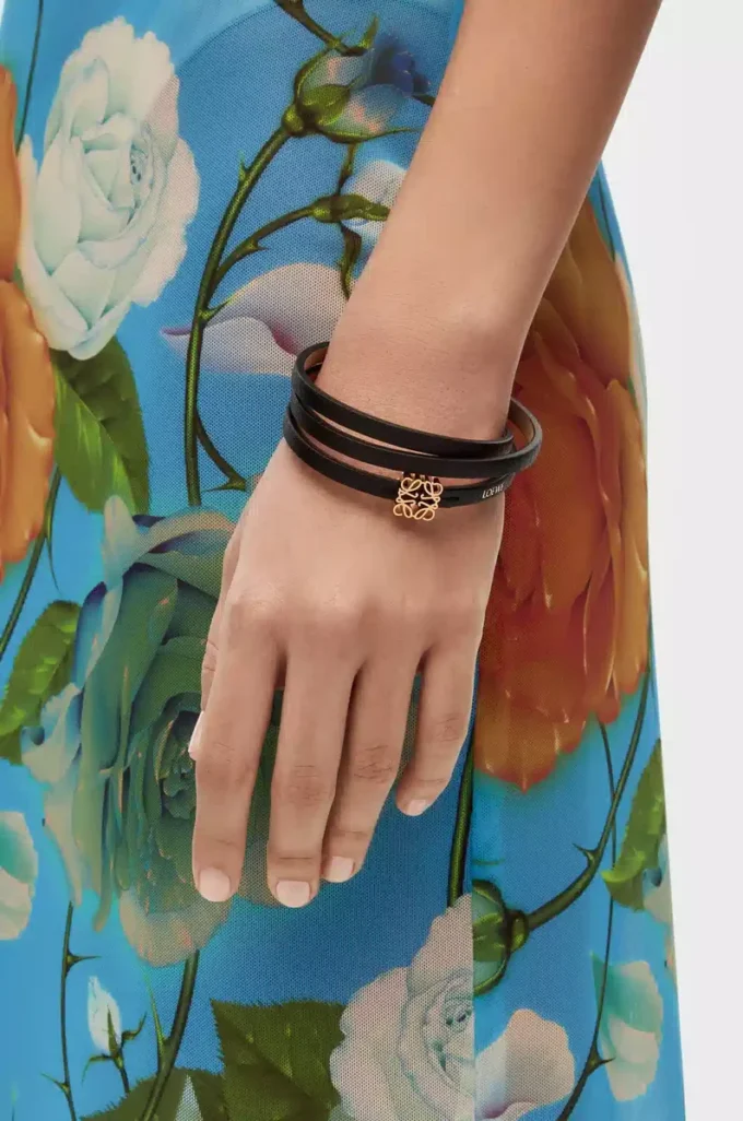 Twist bangle in calfskin Black Twist bangle in calfskin Black