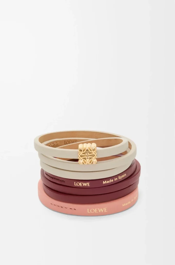 Twist double bracelet in calfskin Light Ghost/Burgundy Twist double bracelet in calfskin Light Ghost/Burgundy