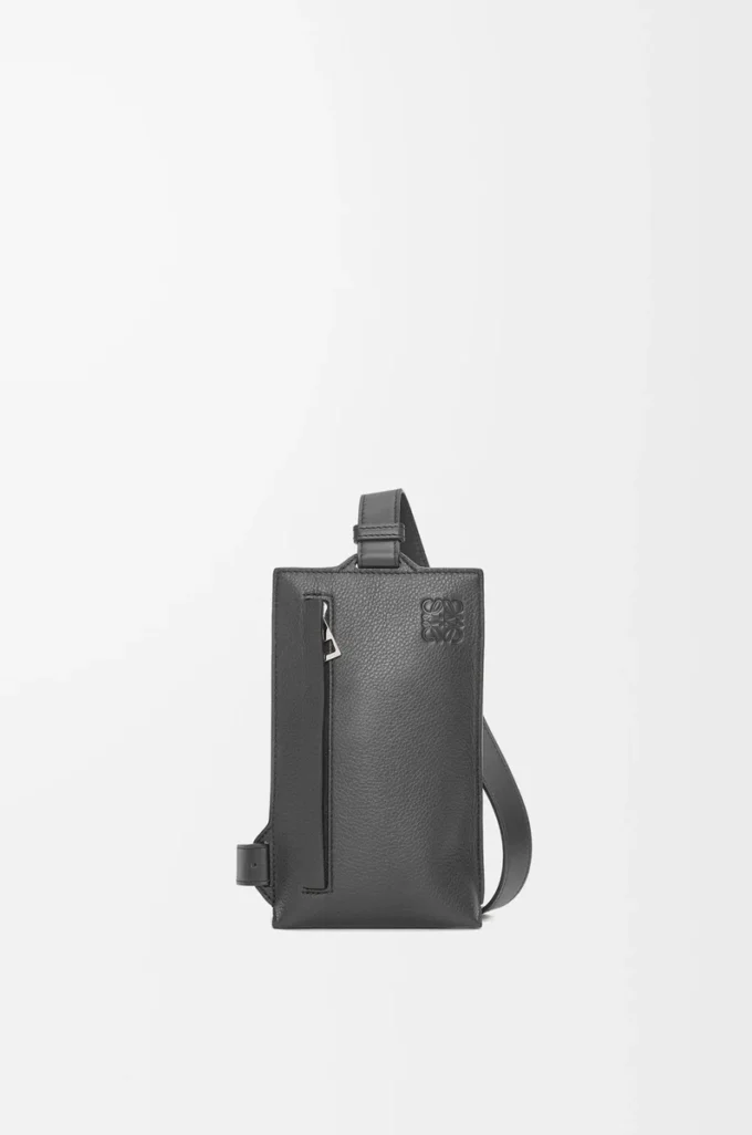 Vertical T Pocket in soft grained calfskin Anthracite