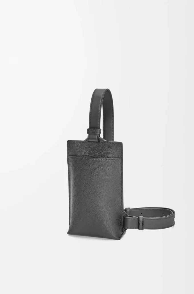 Vertical T Pocket in soft grained calfskin Anthracite