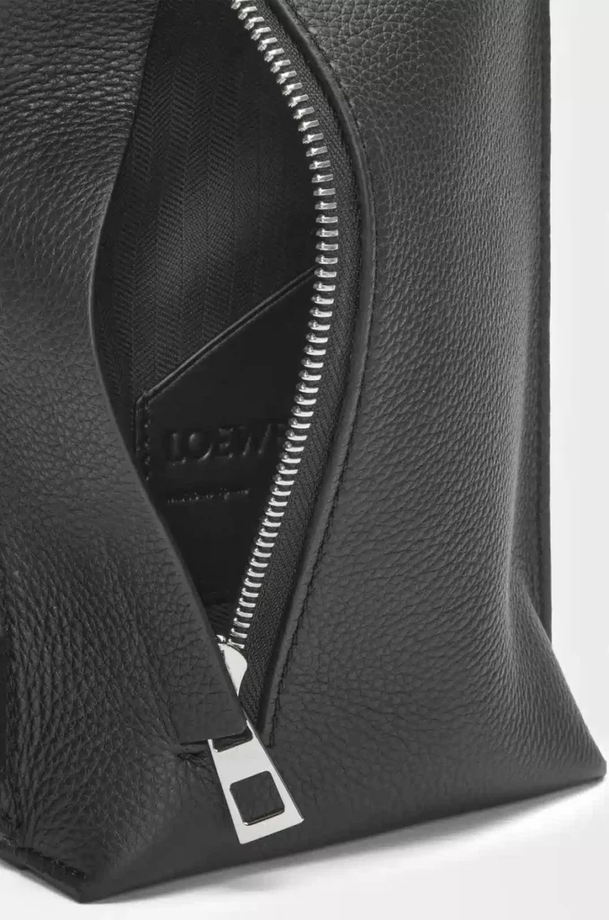 Vertical T Pocket in soft grained calfskin Anthracite