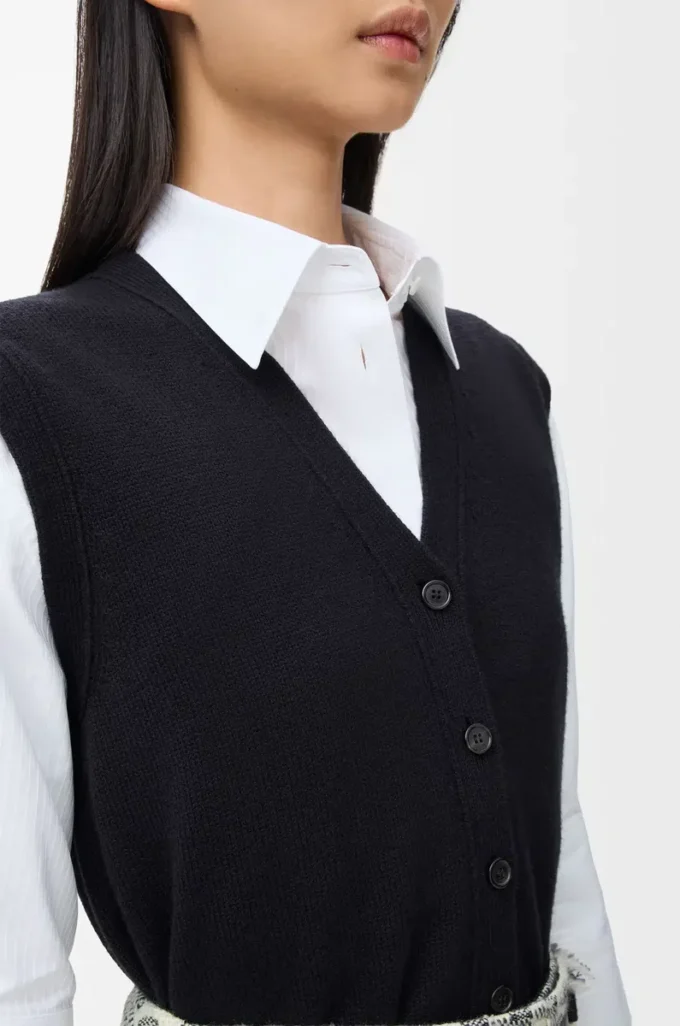 Vest in wool Black Vest in wool Black