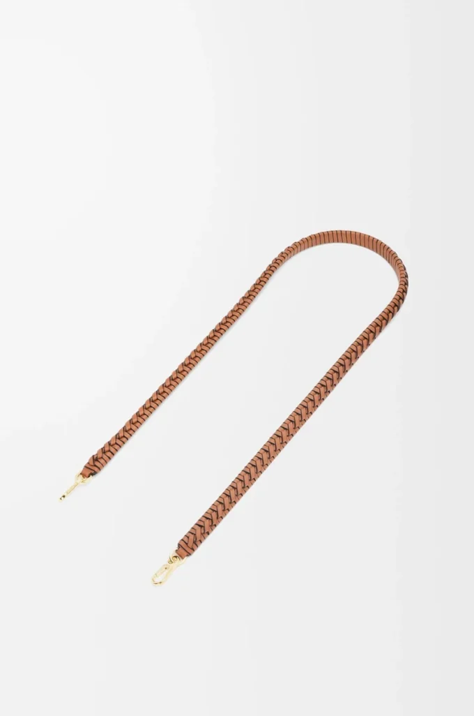 Woven spiral strap in classic calfskin Pecan Woven spiral strap in classic calfskin Pecan