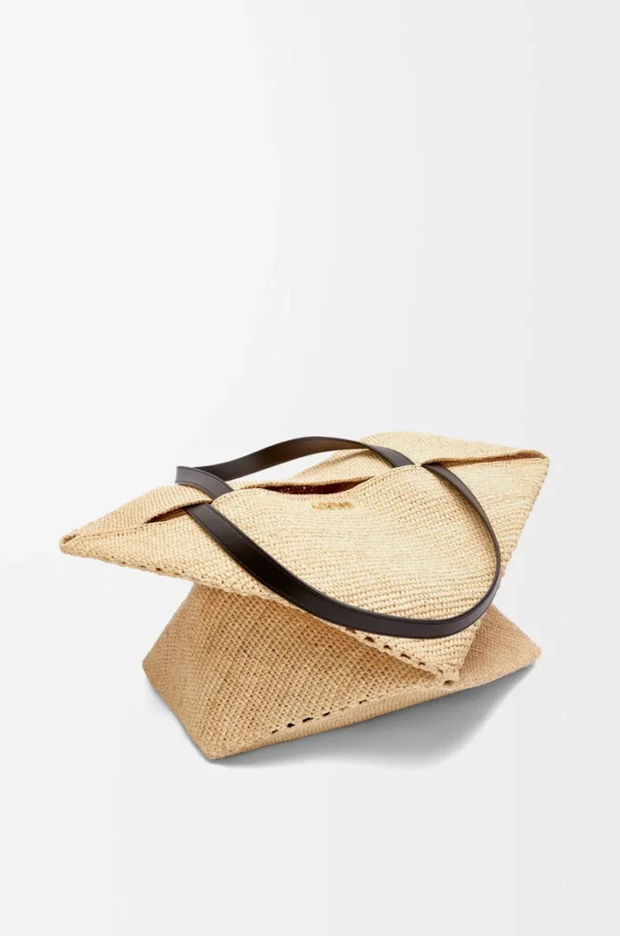 XL Puzzle Fold tote in raffia Natural/Black XL Puzzle Fold tote in raffia Natural/Black