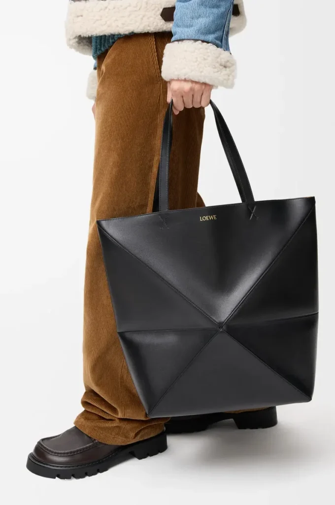 XL Puzzle Fold tote in shiny calfskin Black
