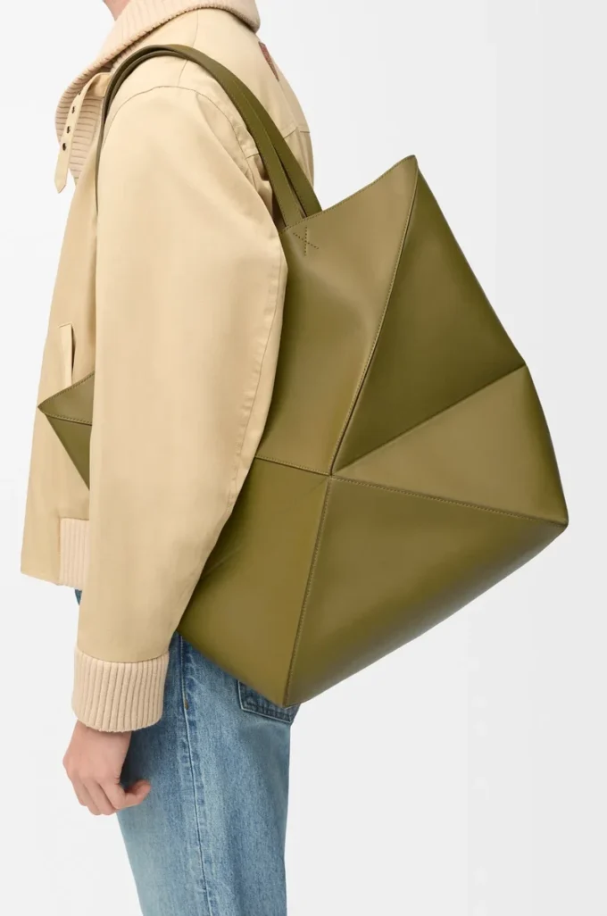 XL Puzzle Fold tote in shiny calfskin Olive
