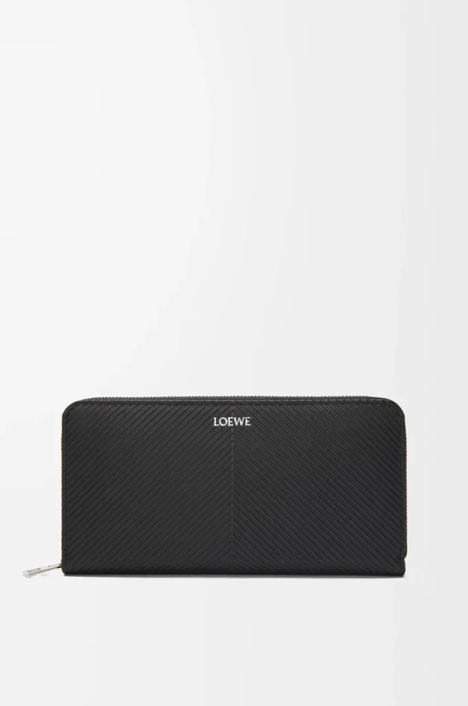 Zip around wallet in textured classic calfskin Black Zip around wallet in textured classic calfskin Black