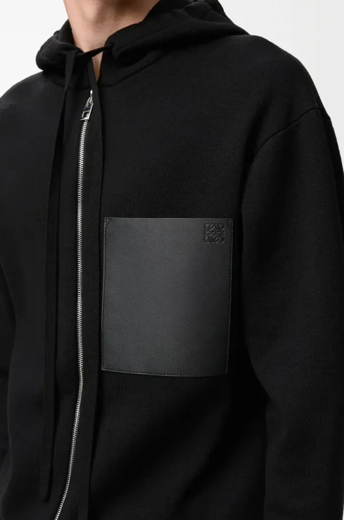 Zip-up hoodie in wool Black