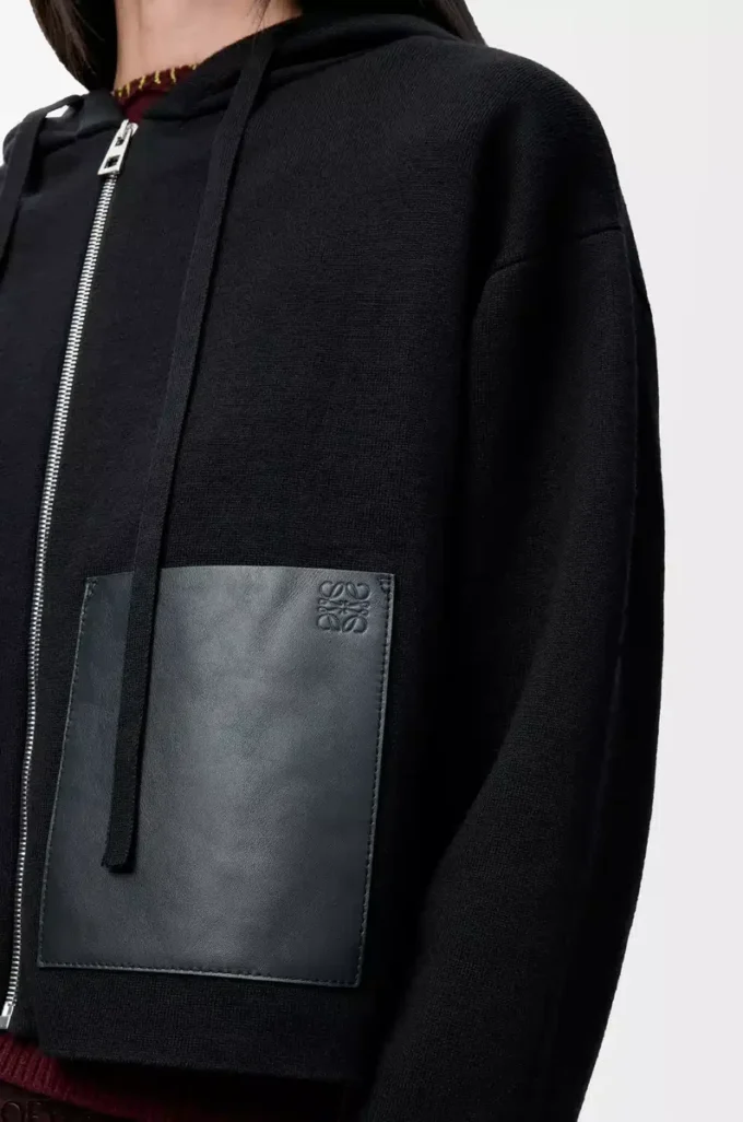 Zip-up hoodie in wool Black Zip-up hoodie in wool Black