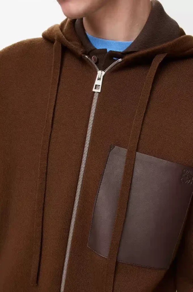 Zip-up hoodie in wool Brown