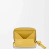 Zipped coin purse in shiny nappa calfskin Shell Grey/Dandelion Zipped coin purse in shiny nappa calfskin Shell Grey/Dandelion
